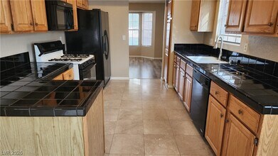 5709 Spicewood Cir in Las Vegas, NV - Building Photo - Building Photo