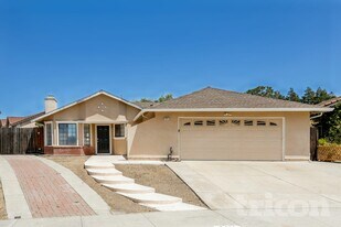4401 Montara Dr in Antioch, CA - Building Photo