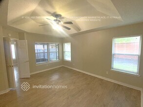 1663 Rustling Dr in Orange Park, FL - Foto de edificio - Building Photo