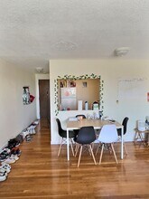 1035 Commonwealth Ave, Unit 18A in Boston, MA - Building Photo - Building Photo
