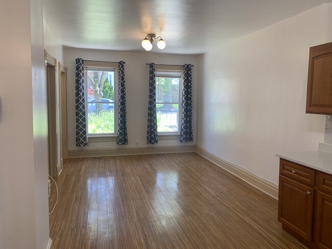 3012 S Canal St, Unit 1 in Chicago, IL - Foto de edificio - Building Photo