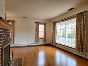 137 N Hoover St in Myerstown, PA - Building Photo - Building Photo