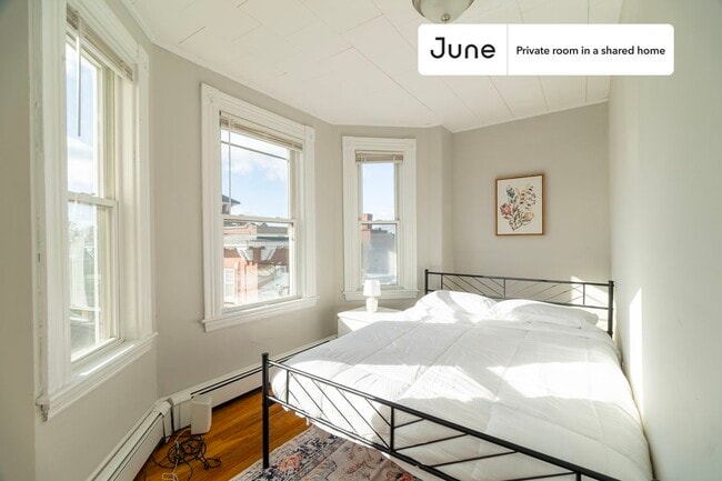 Private bedroom in 4 bed/1 bath Home in Boston, MA - Building Photo - Building Photo