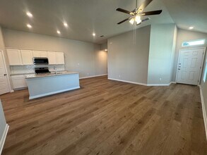423 Cross Barn Blvd in Mustang Ridge, TX - Building Photo - Building Photo