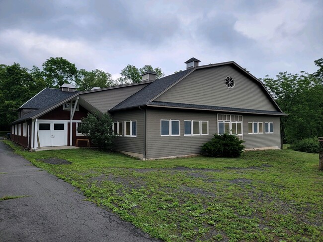 568 Eagle Valley Rd in Tuxedo Park, NY - Building Photo - Building Photo