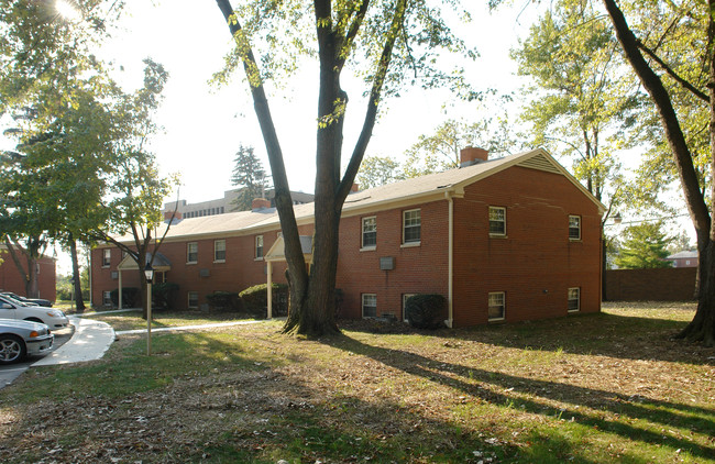 1431-1441 Ombersley Ln in Columbus, OH - Foto de edificio - Building Photo