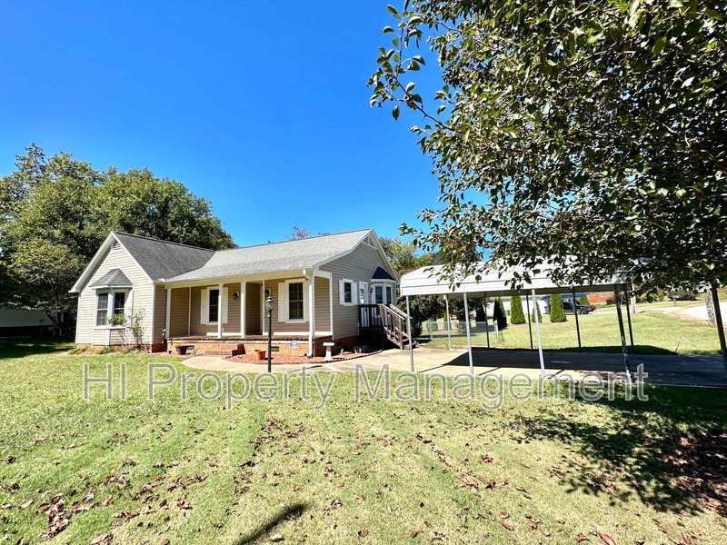 207 E Celestial Dr in Greer, SC - Building Photo