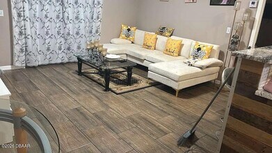 355 Heritage Estates Ln in DeLand, FL - Building Photo - Building Photo