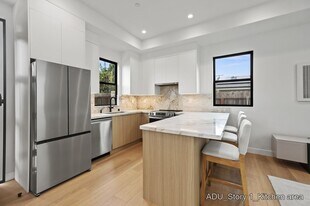 9545 Pollack Dr in Huntington Beach, CA - Building Photo