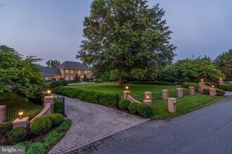 779 Ad Hoc Rd in Great Falls, VA - Building Photo - Building Photo