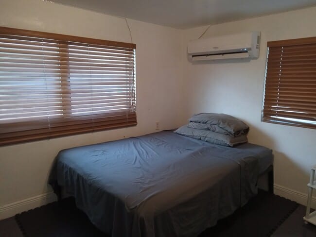 1001 NE 88th St in Miami, FL - Foto de edificio - Building Photo