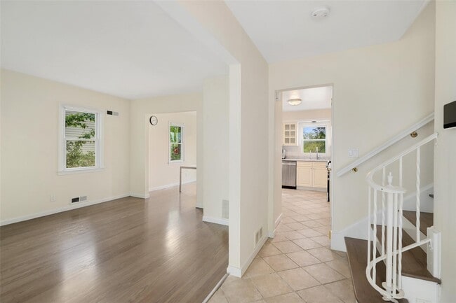 85 Ewart St in Scarsdale, NY - Building Photo - Building Photo