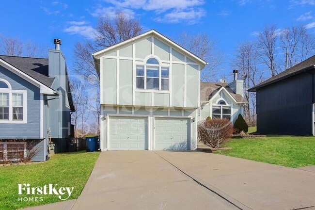 1158 Blue Bird Ln in Liberty, MO - Foto de edificio - Building Photo