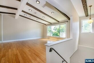 19 Southwynde Dr in Denville, NJ - Foto de edificio - Building Photo