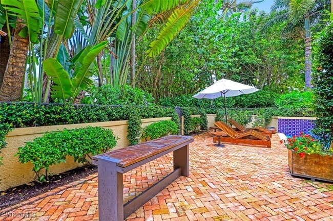 property at 270 5th Ave S