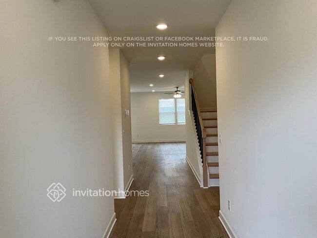 253 W Millbrook Dr in Spring Hill, TN - Foto de edificio - Building Photo