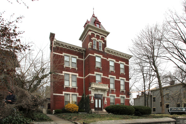 First Place Condominiums in Louisville, KY - Building Photo - Building Photo