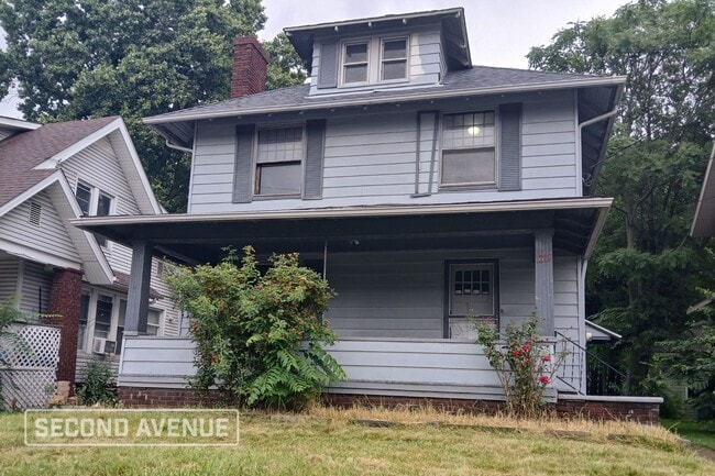 property at 1215 17th St NW