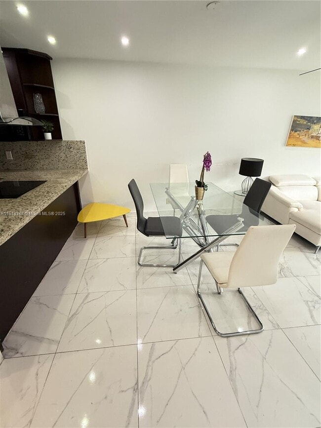 5170 SW 40th Ave in Fort Lauderdale, FL - Building Photo - Building Photo