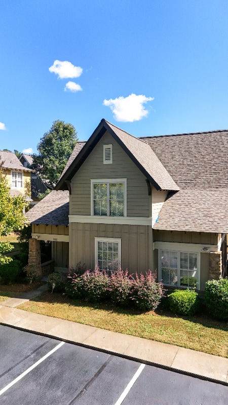 property at 101 West Ln