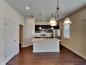 6162 Little Blf Cir in Mascotte, FL - Foto de edificio - Building Photo