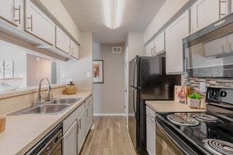 Pinehurst Place Apartments in Mesquite, TX - Foto de edificio - Building Photo