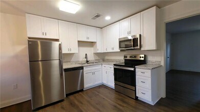 425 Depre St in Mandeville, LA - Building Photo - Building Photo