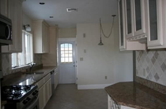 219 Forest St, Unit 1 in Medford, MA - Building Photo - Building Photo