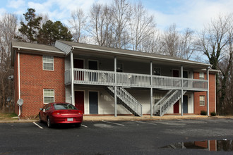 118 Reece Ct in Randleman, NC - Foto de edificio - Building Photo