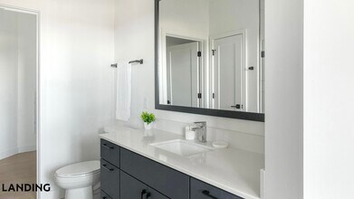 1007 S Mint St, Unit 701 in Charlotte, NC - Building Photo - Building Photo