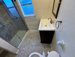 526 W 49th St in Los Angeles, CA - Building Photo - Building Photo