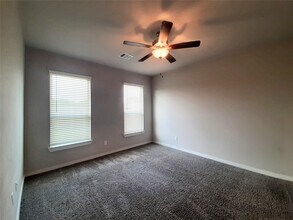 9877 Grosbeak Ln in The Woodlands, TX - Building Photo - Building Photo