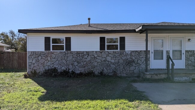 property at 1027 E Wallace St