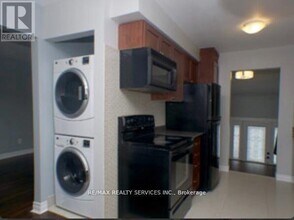 48 Kincaid Ct in Brampton, ON - Building Photo - Building Photo