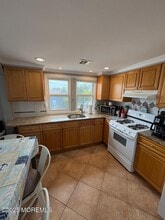 217 Blaine Ave in Seaside Heights, NJ - Foto de edificio - Building Photo