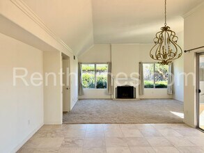1588 Rambla Puesta in San Marcos, CA - Foto de edificio - Building Photo