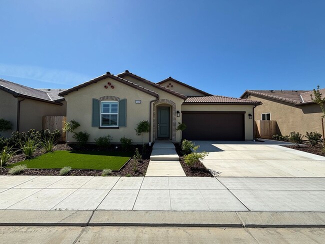 492 Windemere Way in Madera, CA - Building Photo - Building Photo
