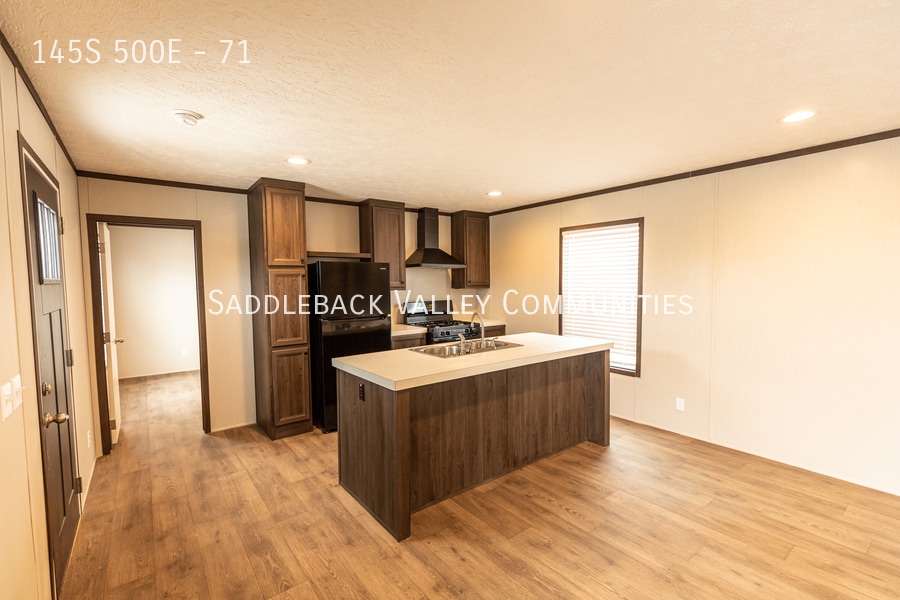 145 S 500 E in Roosevelt, UT - Building Photo