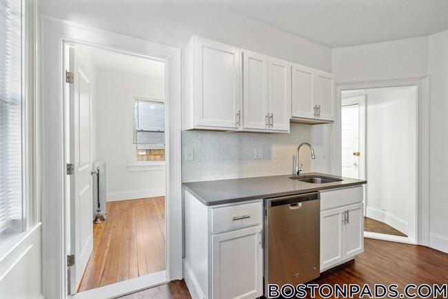 122 Columbia St, Unit 1 in Cambridge, MA - Building Photo - Building Photo