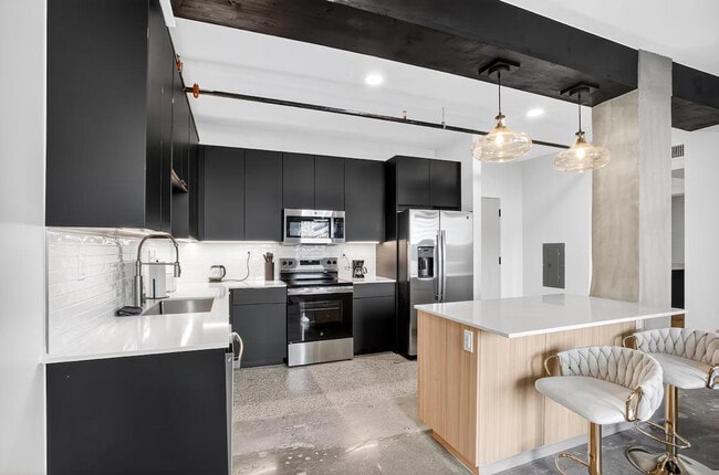 400 S Main St, Unit SI ID1322466P in Tulsa, OK - Building Photo - Building Photo