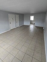 8250 Southern Blvd in Youngstown, OH - Building Photo