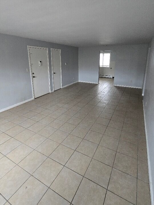 8250 Southern Blvd in Youngstown, OH - Foto de edificio