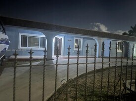 19301 NW 50th Ave in Miami Gardens, FL - Building Photo
