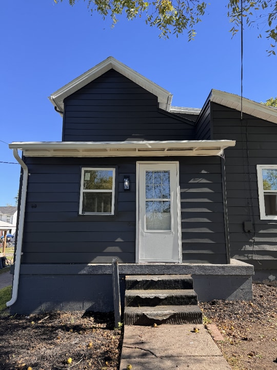 413 N Detroit St in Bellefontaine, OH - Building Photo
