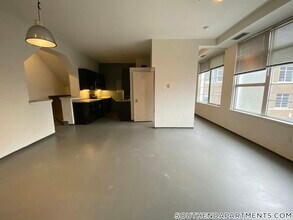 160 E Berkeley St, Unit 516 in Boston, MA - Foto de edificio - Building Photo