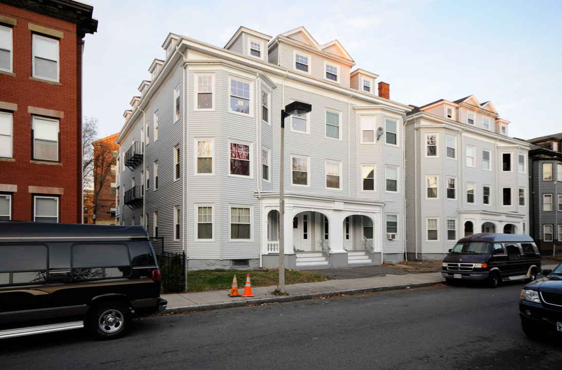 96-102 Winthrop St in Roxbury, MA - Building Photo