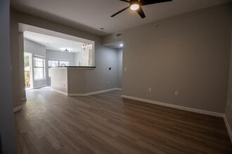 2320 Gracy Farms Ln in Austin, TX - Building Photo - Building Photo