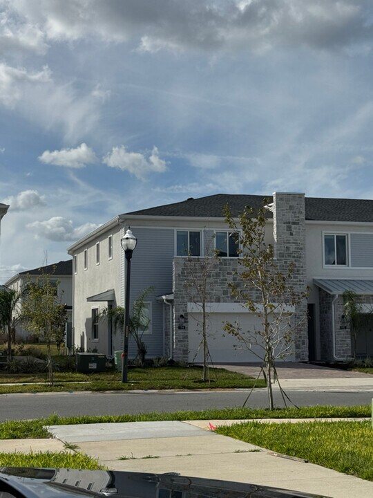 194 Nine Iron Dr in Davenport, FL - Building Photo
