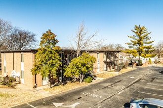 Villager Condos Nashville in Nashville, TN - Building Photo - Building Photo