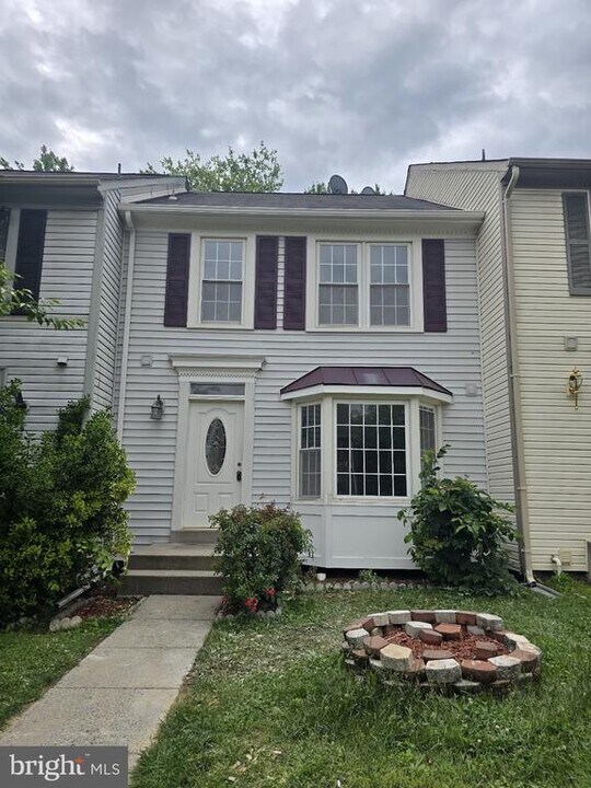 14006 Betsy Ross Ln in Centreville, VA - Building Photo